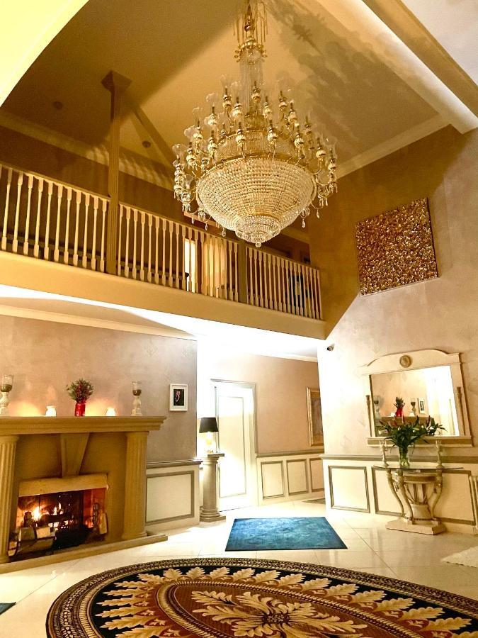 Finn Village - Loch Lomond Villa B&B - Black Room With Jacuzzi-Style Bath Glasgow Exteriér fotografie