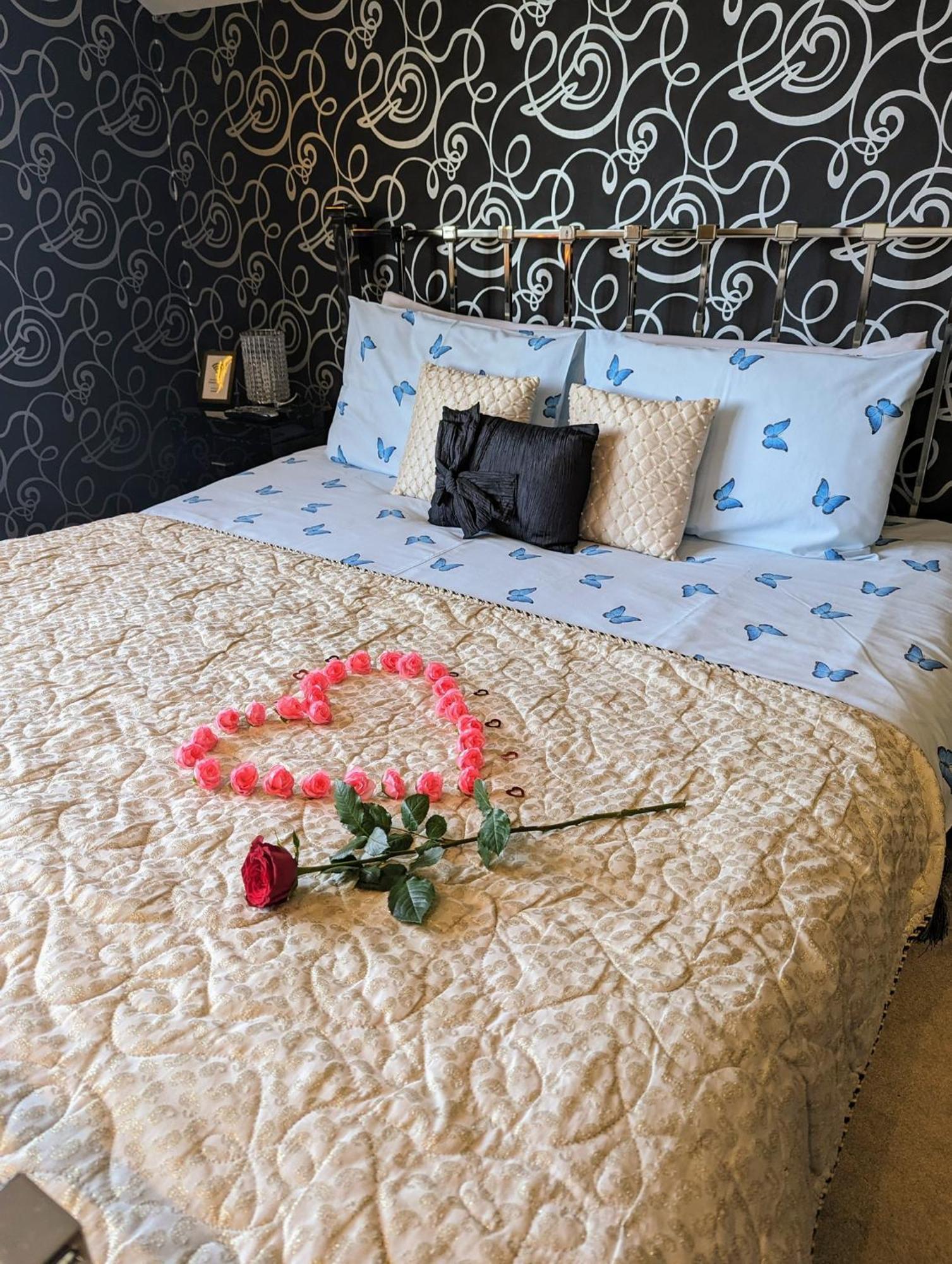Finn Village - Loch Lomond Villa B&B - Black Room With Jacuzzi-Style Bath Glasgow Exteriér fotografie
